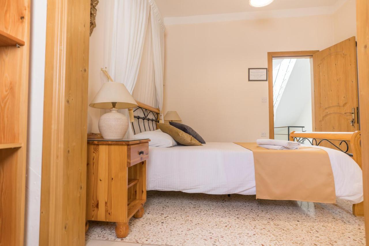 Lantern Guest House Marsalforn Extérieur photo